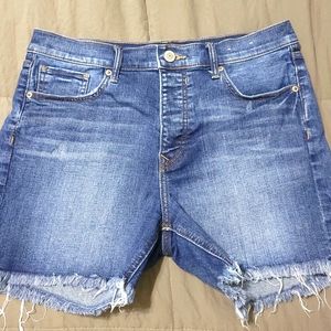 Express Highwaist button up shorts.